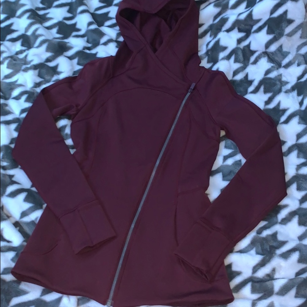 lululemon jacket size 4